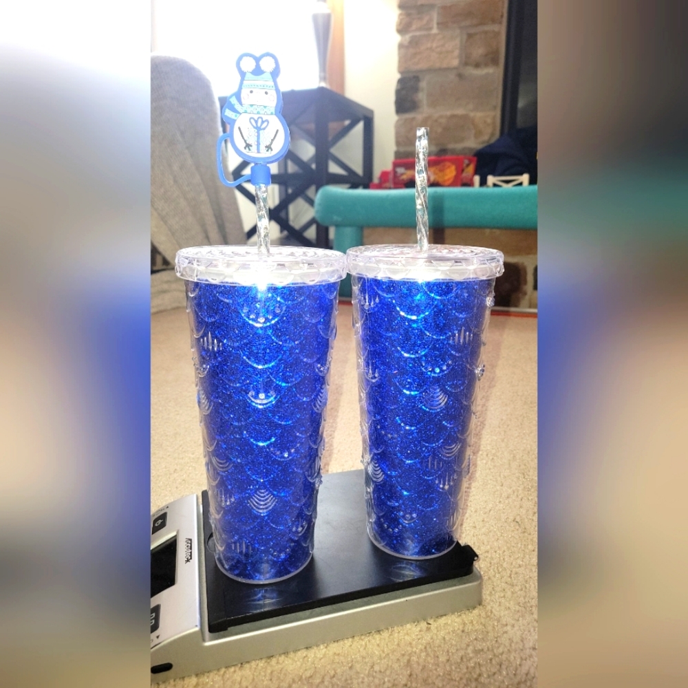 New Holiday Home Tumbler With Lid & Straw Blue Snowman Topper Sparkle/Glitte